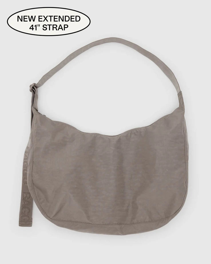 BAGGU // MEDIUM Nylon Crescent Bag DOVE