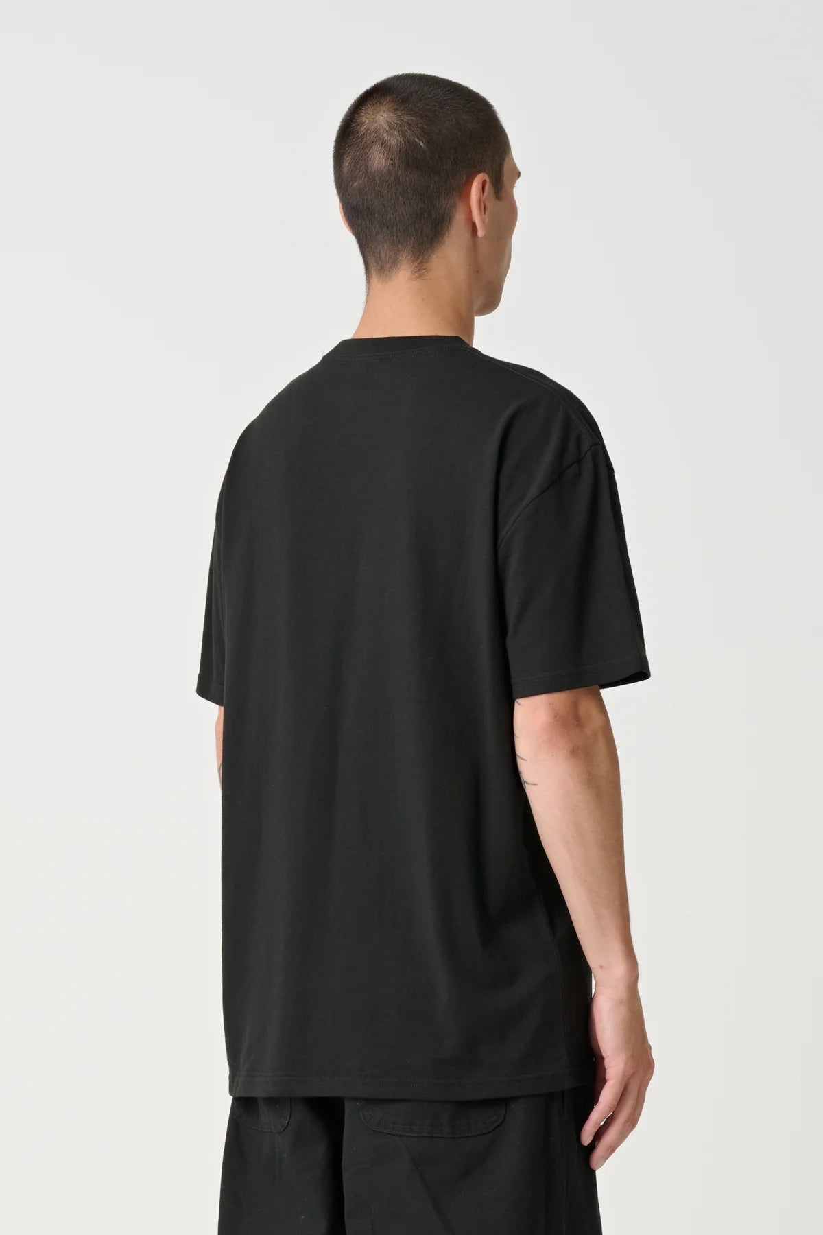 XLARGE // 91 OG SS Tee SOLID BLACK