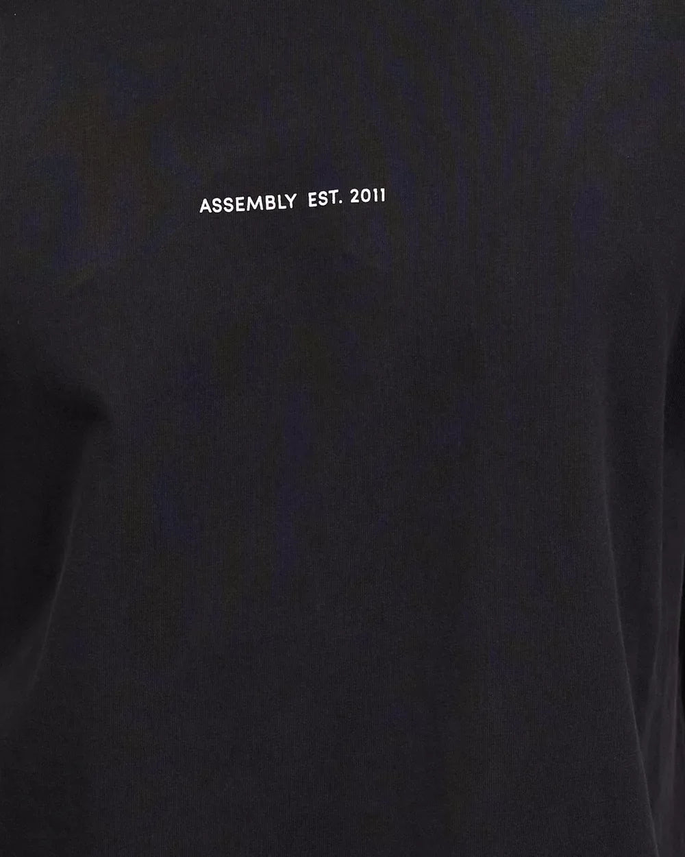 ASSEMBLY LABEL // Mens Established Tee TRUE BLACK/WHITE