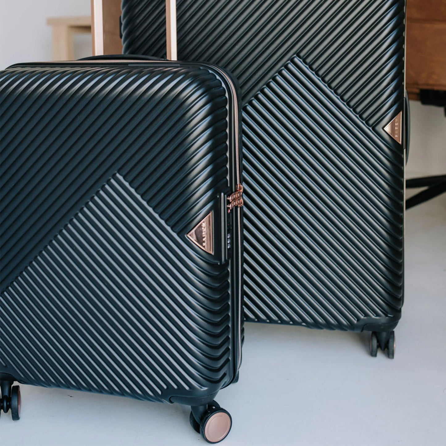 SABEN // Suitcase Medium BLACK/ROSEGOLD