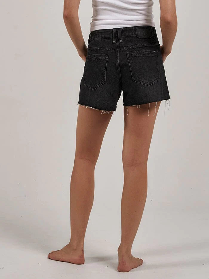 THRILLS // Erica Mid Rise Short SMOKE BLACK