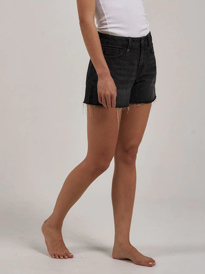 THRILLS // Erica Mid Rise Short SMOKE BLACK