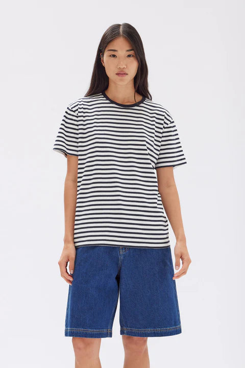 ASSEMBLY LABEL // Women's Harbour Stripe Short Sleeve Tee TRUE NAVY/WHITE