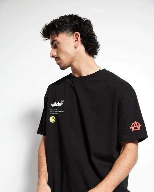 WNDRR // Illegible Box Fit Tee BLACK