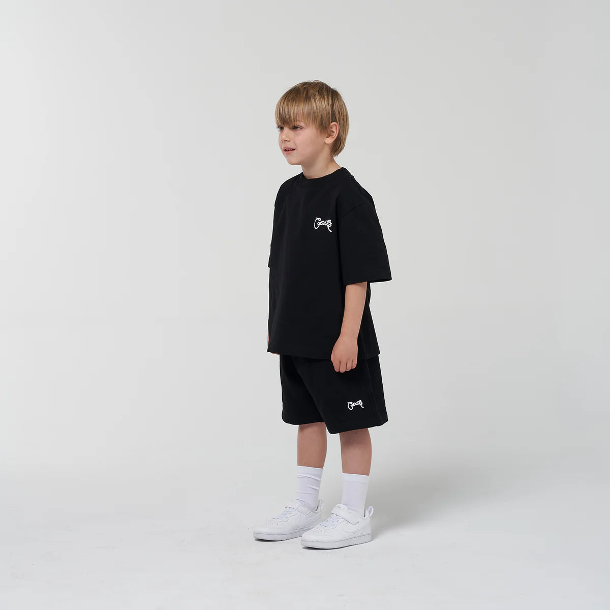 CRATE KIDS // Basic Script Sweat Shorts BLACK