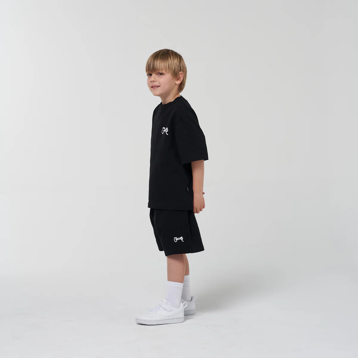 CRATE KIDS // Basic Script Sweat Shorts BLACK