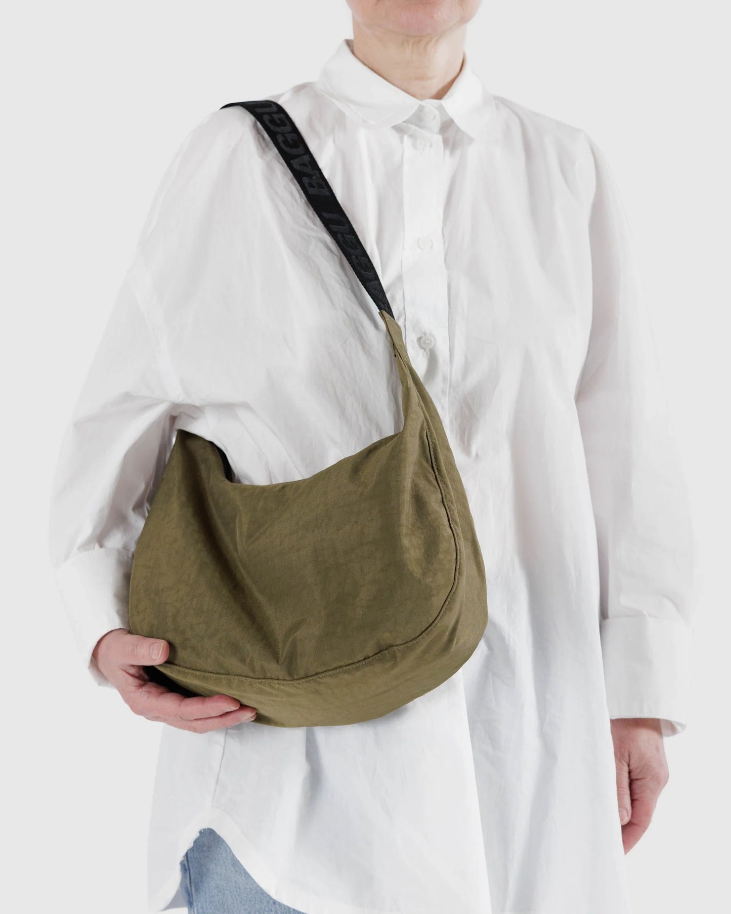 BAGGU // MEDIUM Nylon Crescent Bag SEAWEED