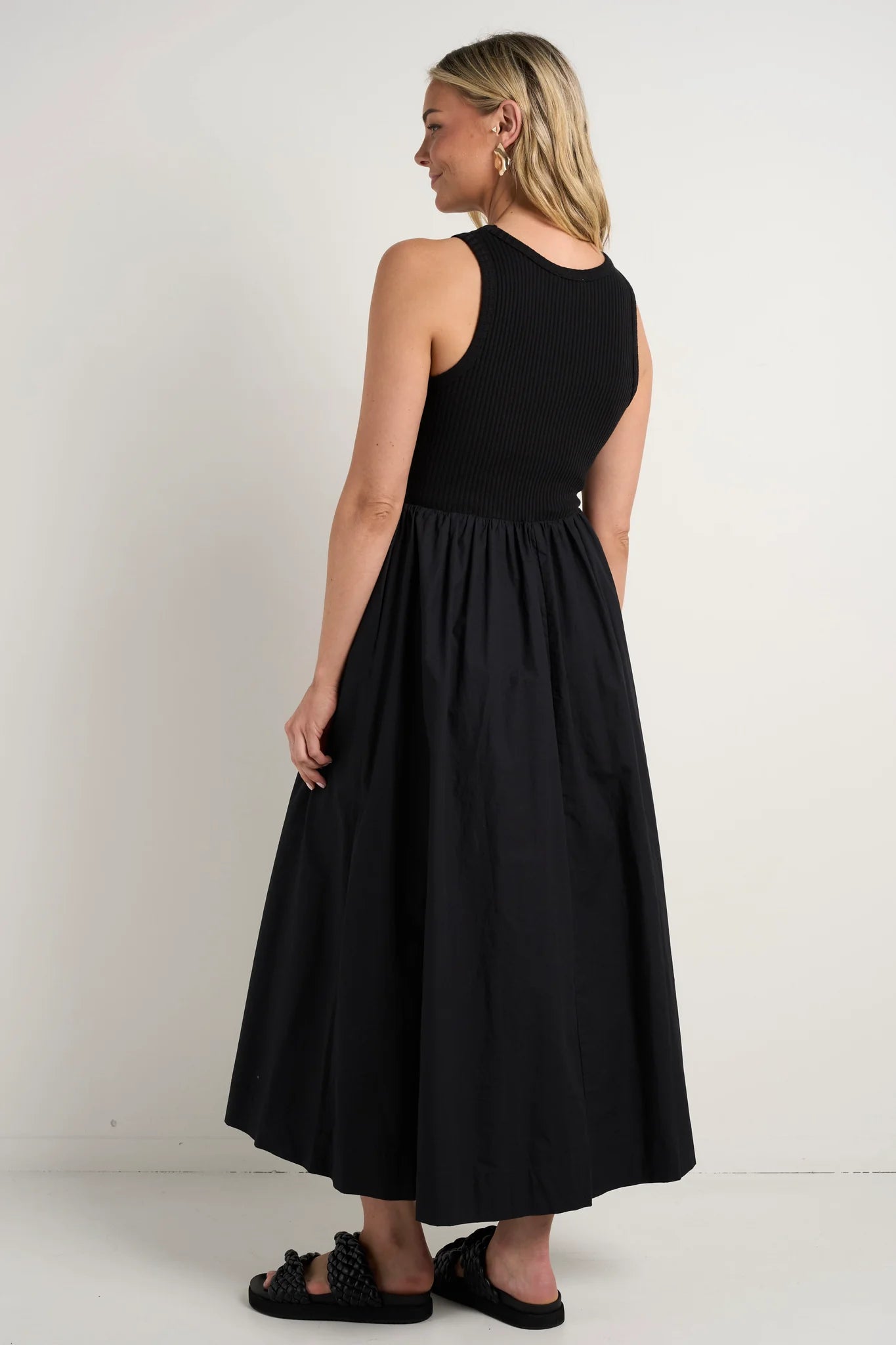 RE:UNION LABEL // Indispensable Midi Dress BLACK