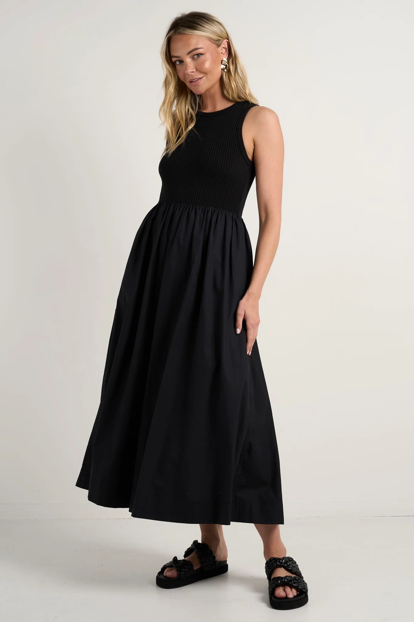 RE:UNION LABEL // Indispensable Midi Dress BLACK