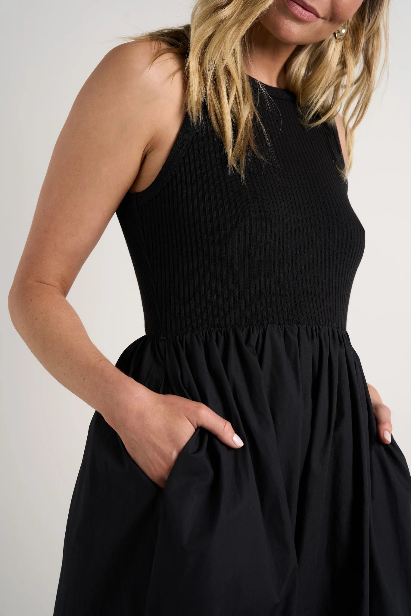 RE:UNION LABEL // Indispensable Midi Dress BLACK