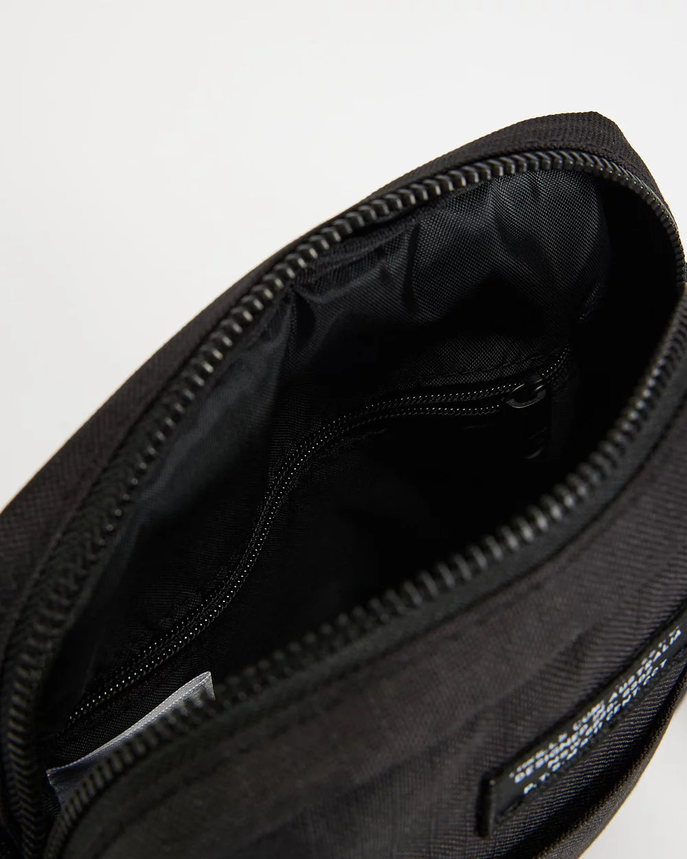 THRILLS // Minimal Thrills Shoulder Pouch BLACK