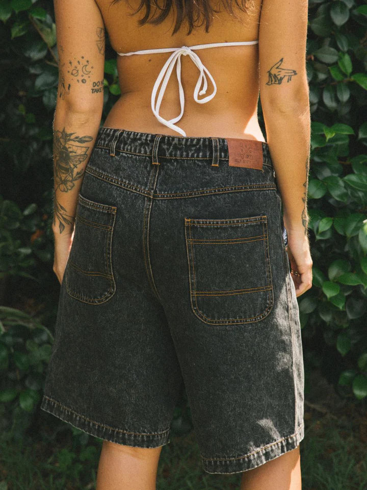 BILLY BONES // The Bird Denim Short WASHED BLACK