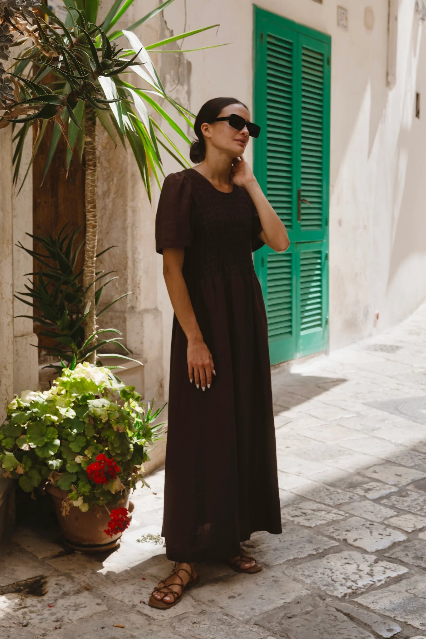 RE:UNION LABEL // Wren Poplin SS Shirred Midi Dress CHOCOLATE