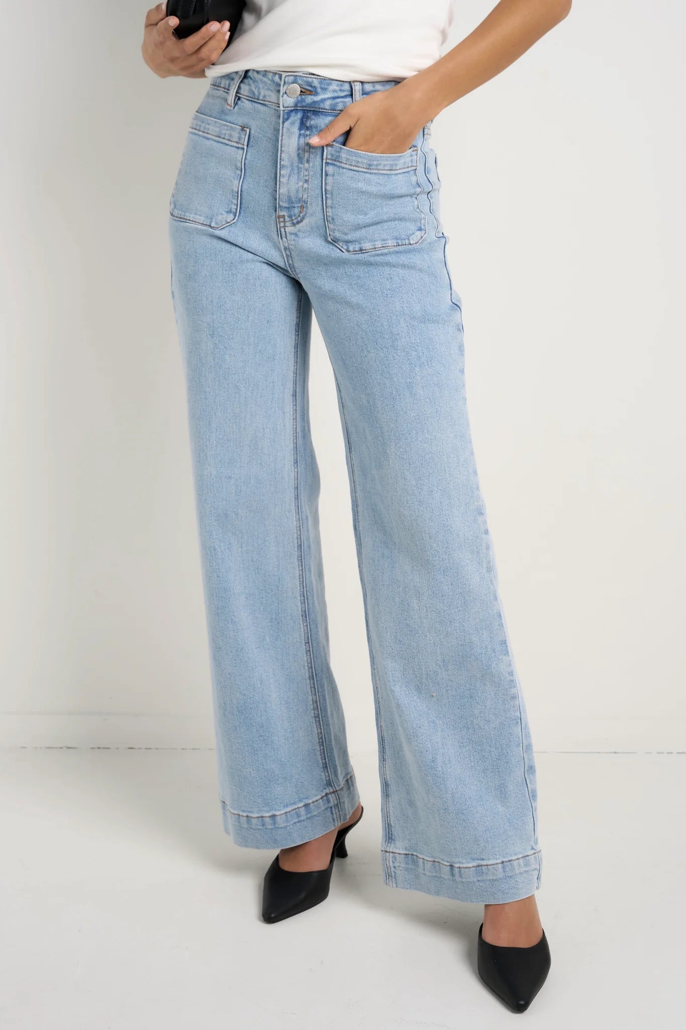 AMONG THE BRAVE // Zoey High Rise Wide Leg Pocket Jean LIGHT BLUE